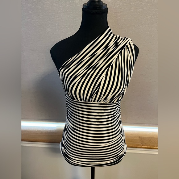One striped top - 4 different looks! - Picture 1 of 5